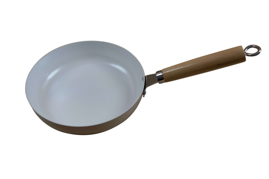 Aluminum pot grey white